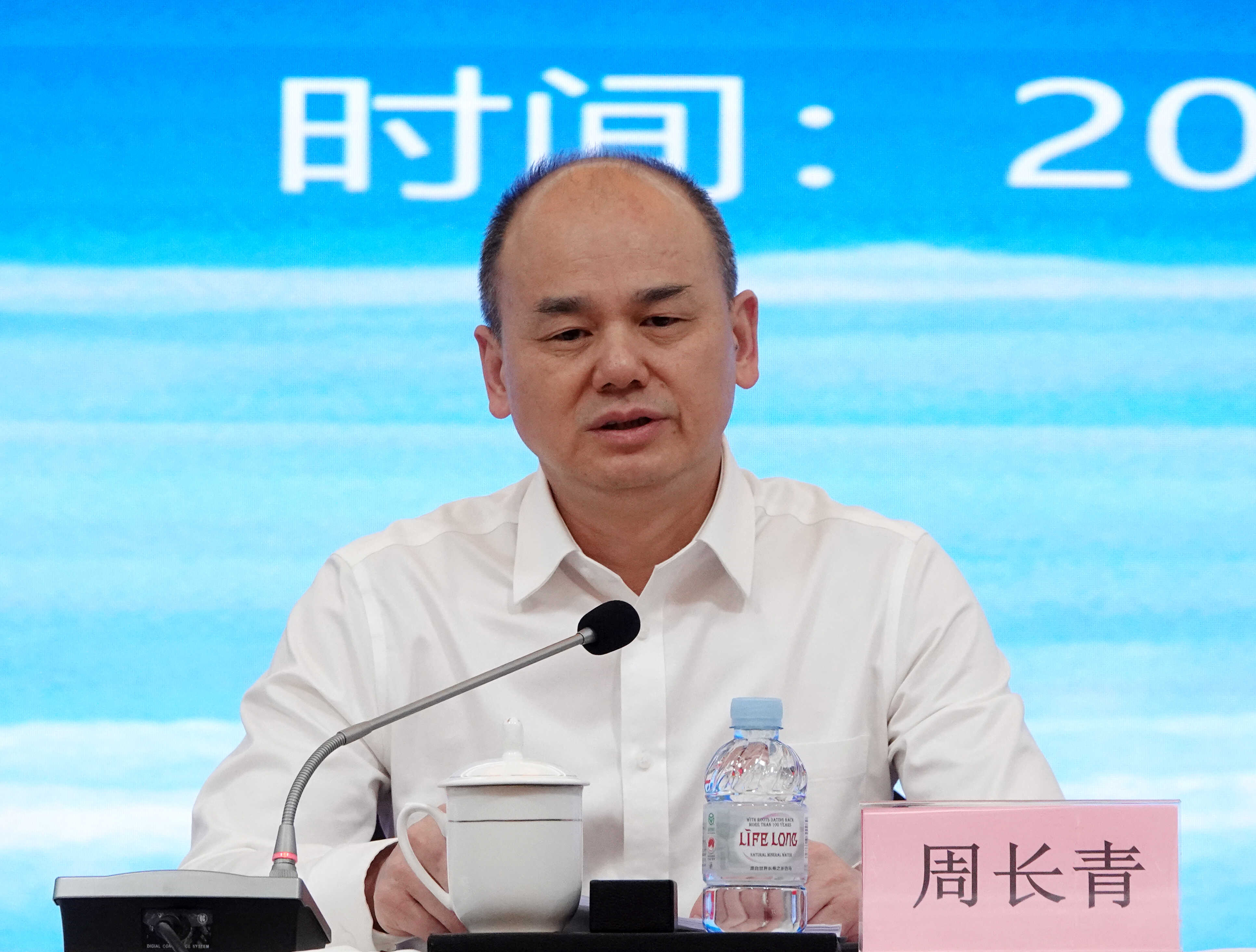 262e20352cbe835a2d7dd4db3277cc4.jpg